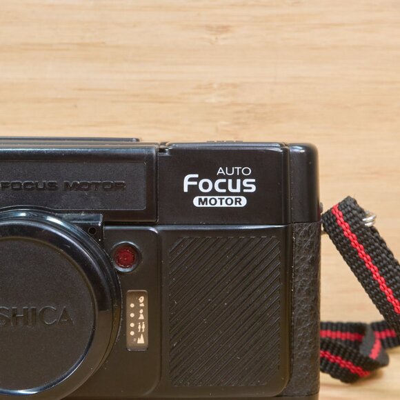 Yashica Auto Focus Motor, Full Automatic, 35mm Point and Shoot Film Camera - Picture 4 of 9